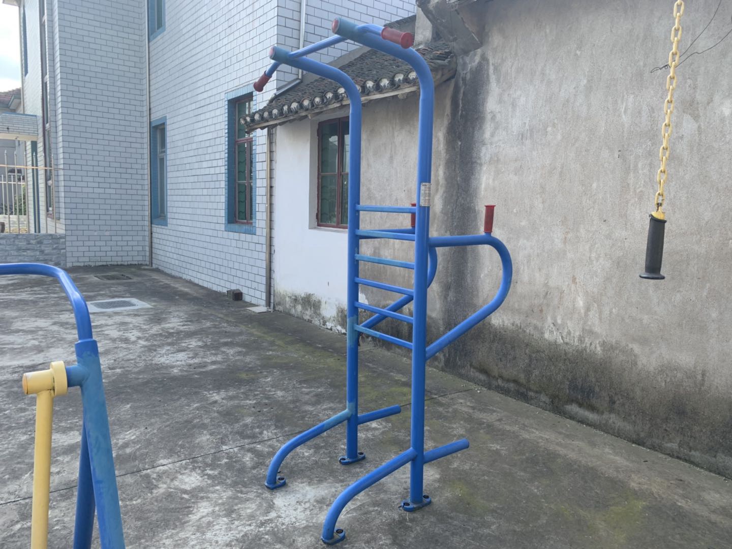 多功能訓練器