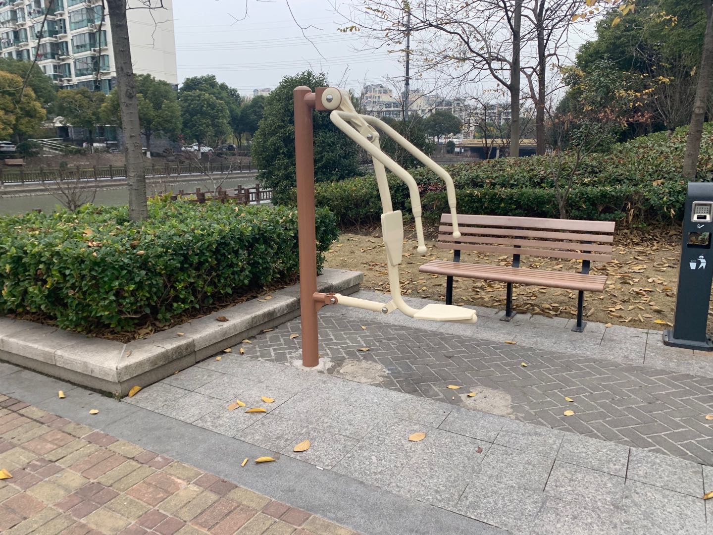 坐拉訓練器