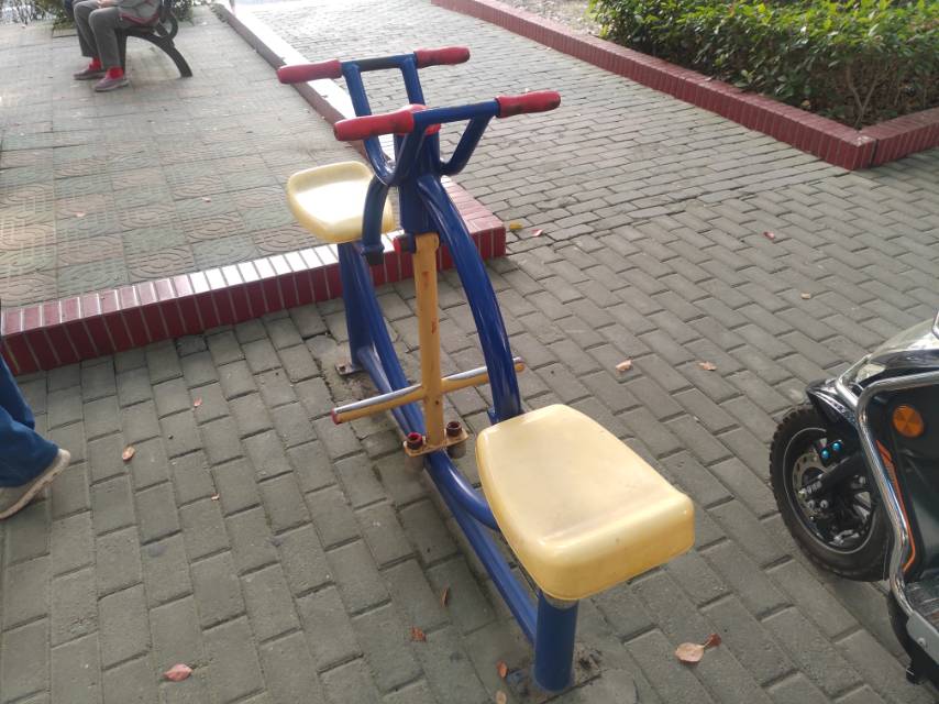下肢康復器