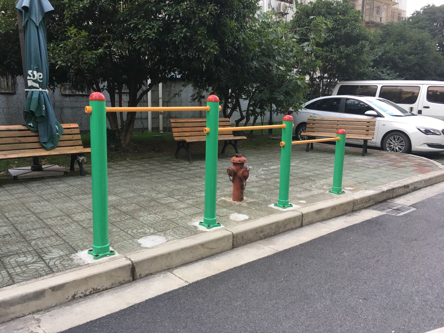 多聯(lián)壓腿架