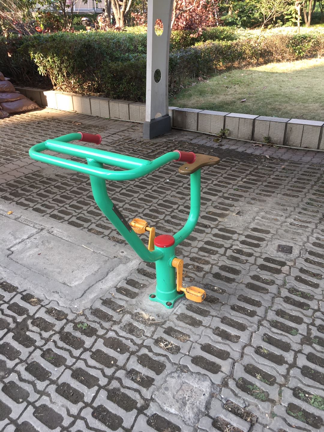 直立健身車