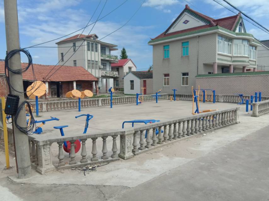 堡鎮(zhèn)五效村登瀛6隊健身點