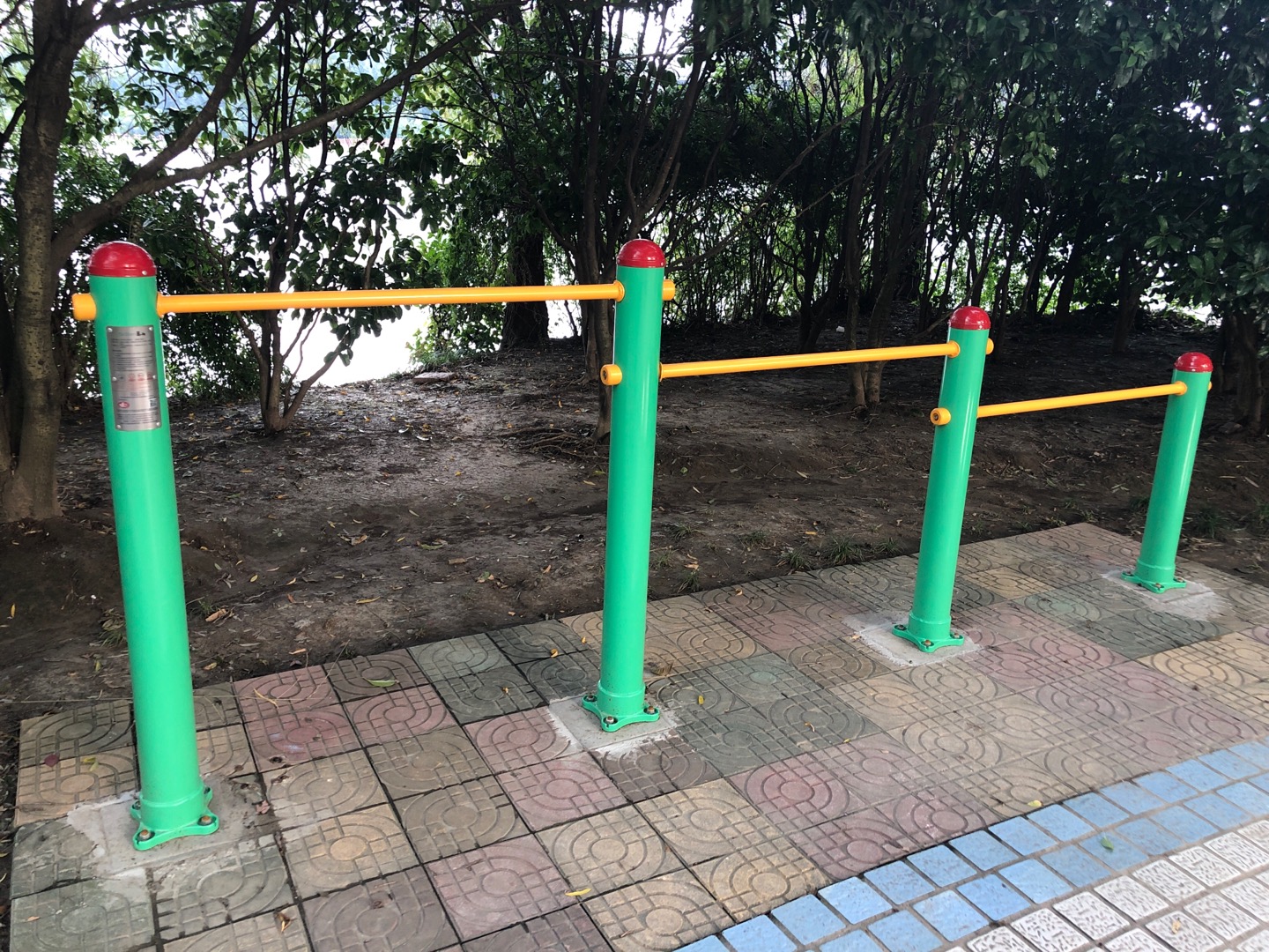 多聯壓腿架