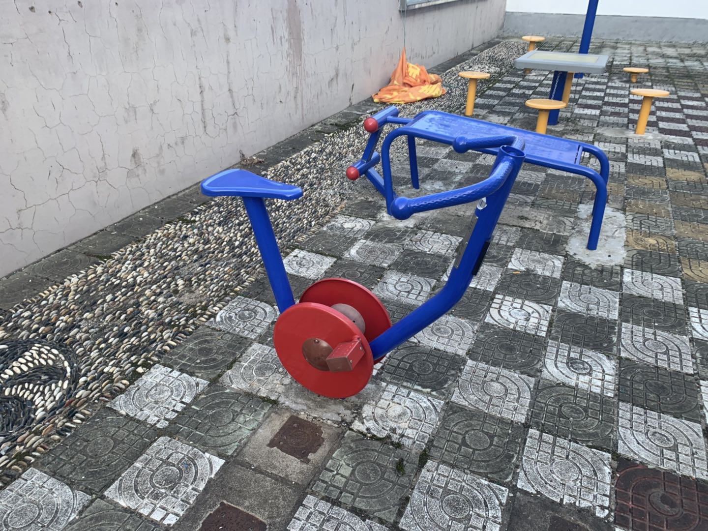 直立健身車