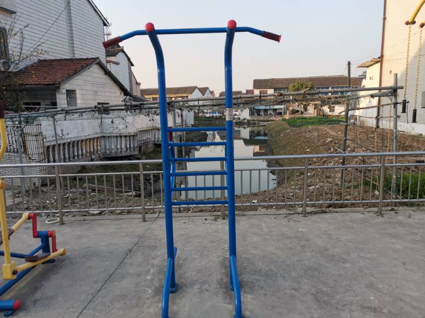 多功能訓練器