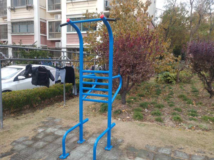 多功能訓練器