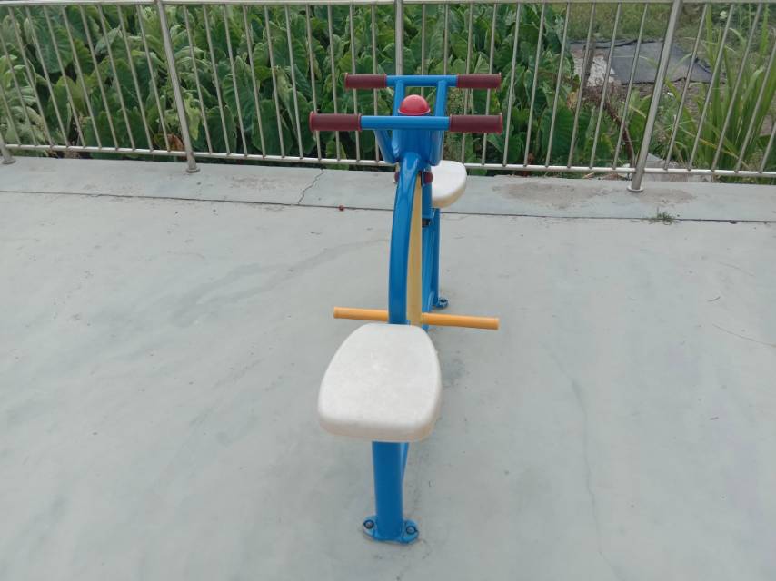 雙人蹬腿器