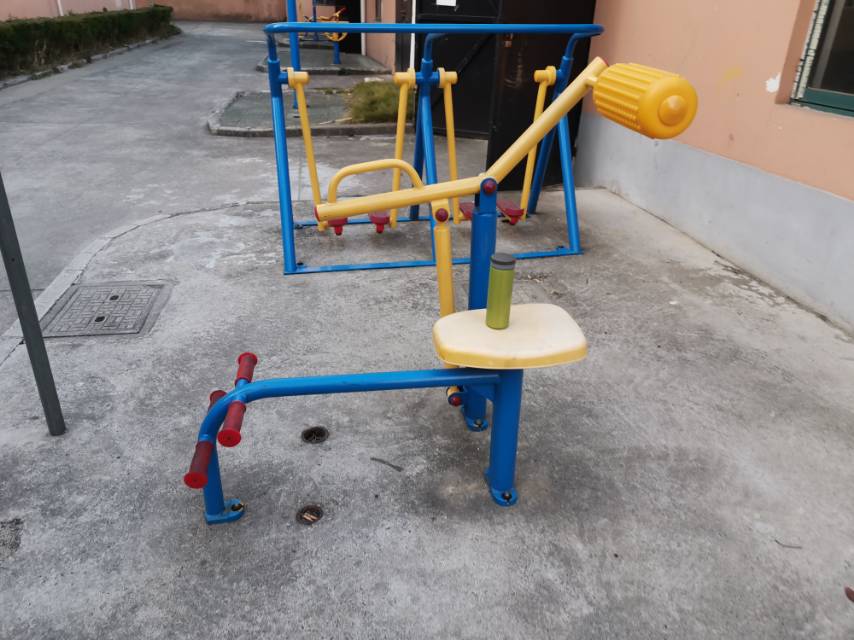 腹背鍛煉器