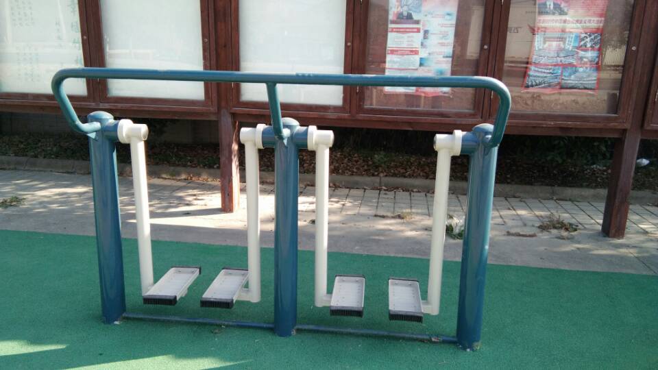 二位太空漫步機