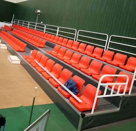 網球場伸縮看臺